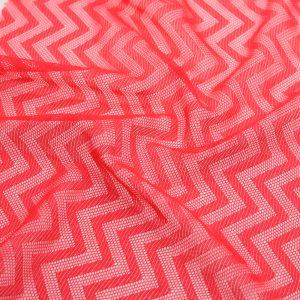 Rotes Netz mit geometrischen Mustern, transparent