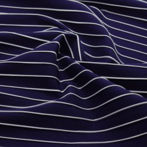 Jacquard-Maschengewebe mit Reliefstreifen