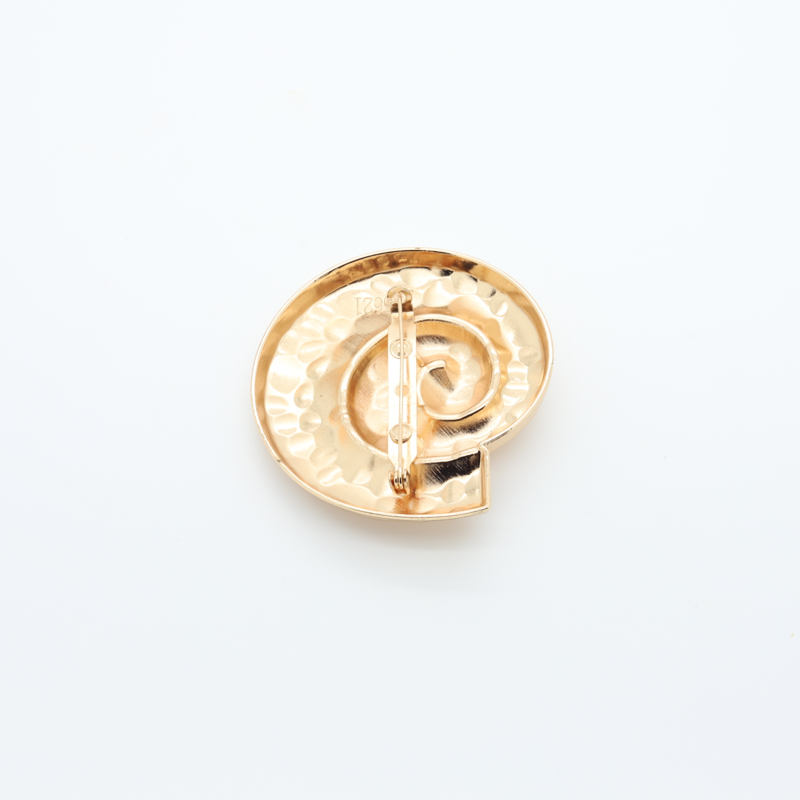 Gold-plated metal seashell loop