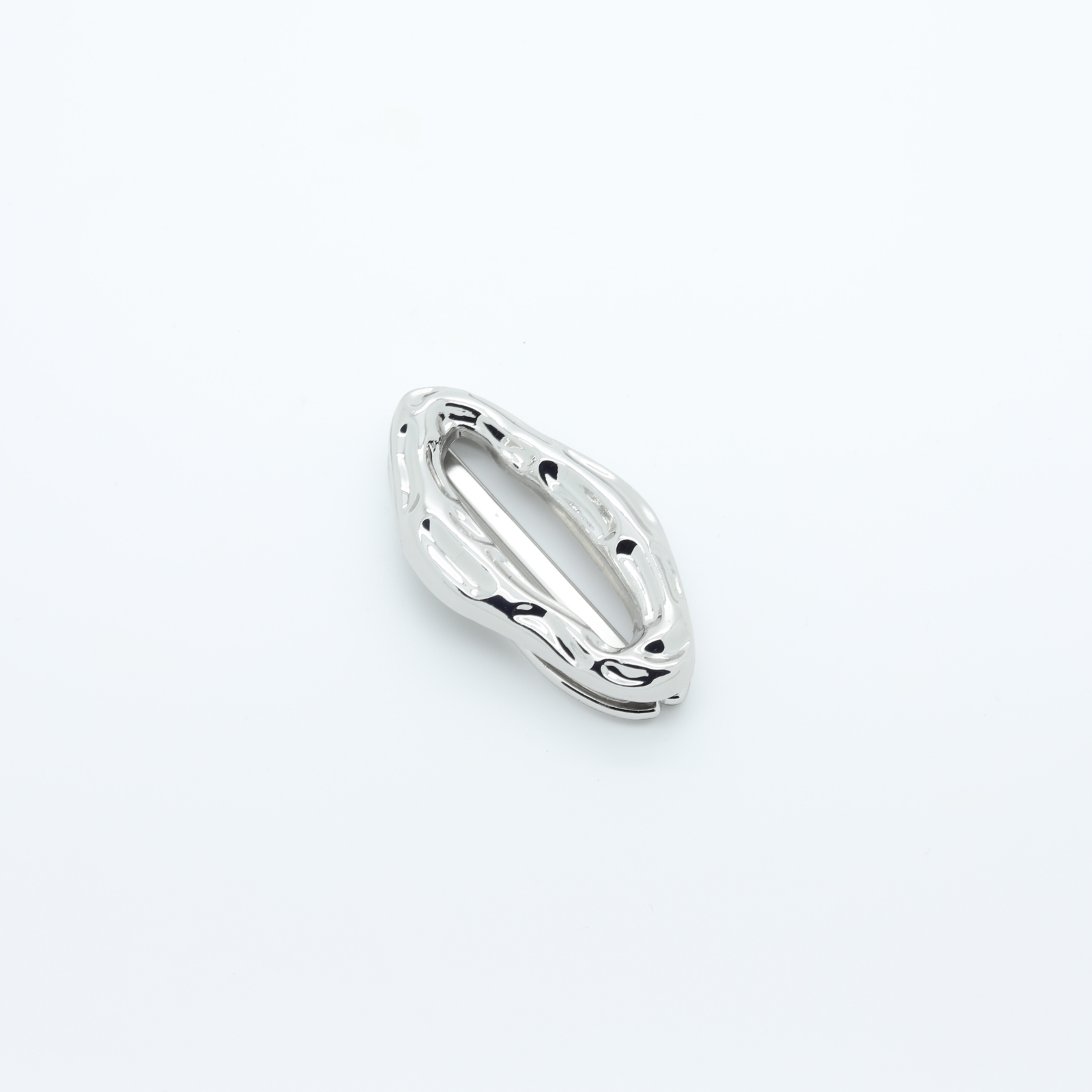 Small oval-shaped loop in silver-plated metal
