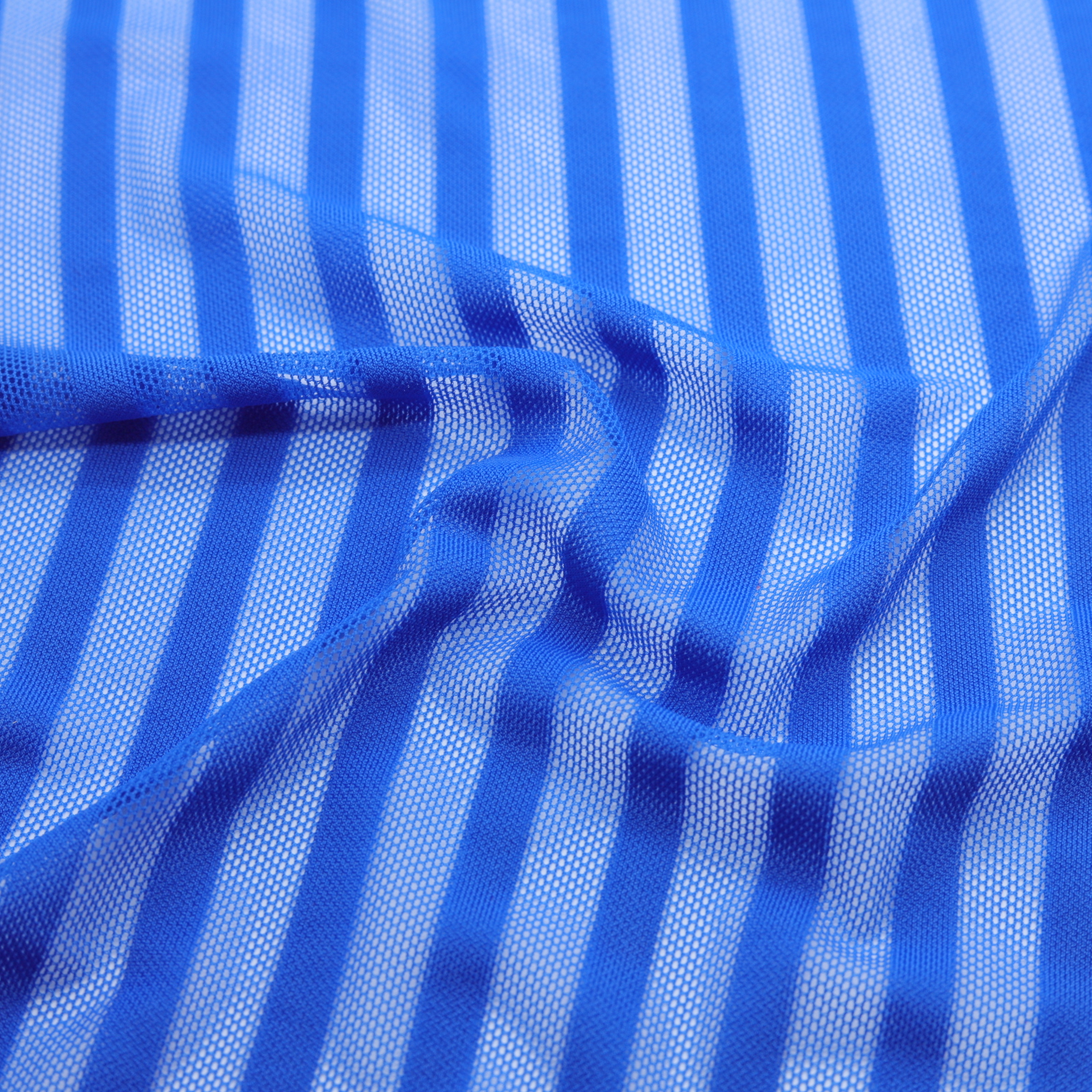 Renda azul com riscas azuis