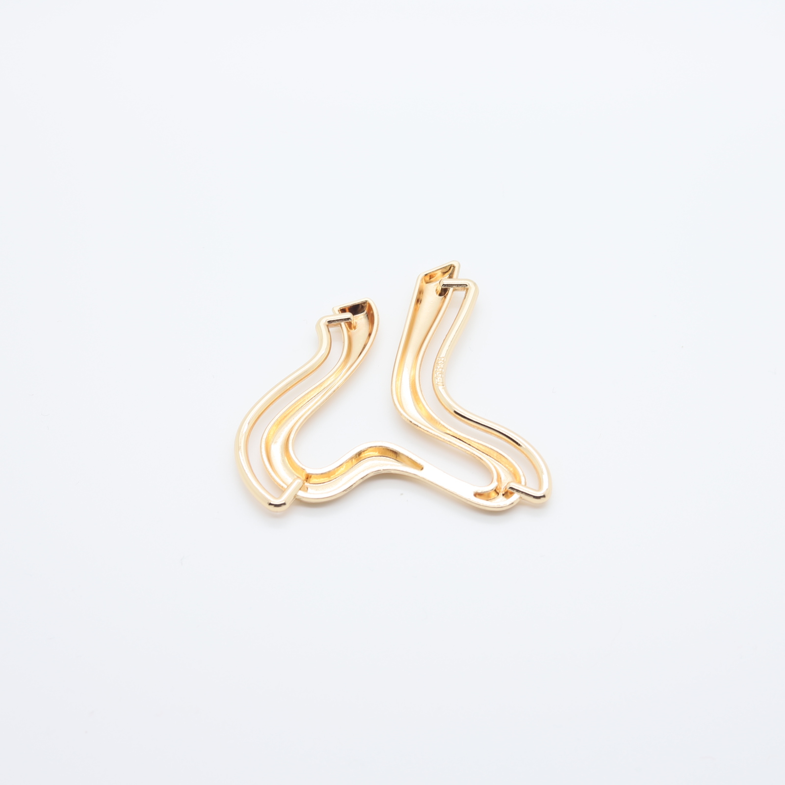 Swimsuit buckle
