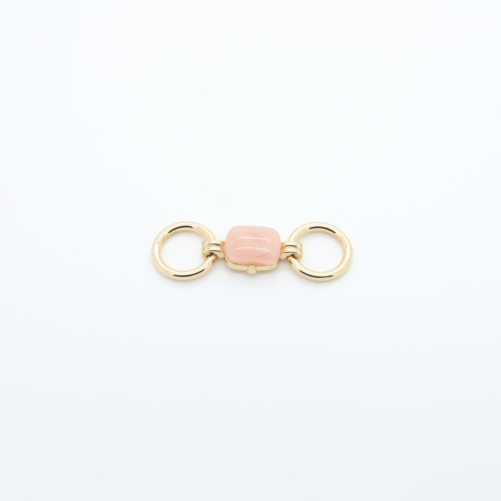 Conector em metal dourado com duas argolas - Pedra rosa natural no centro