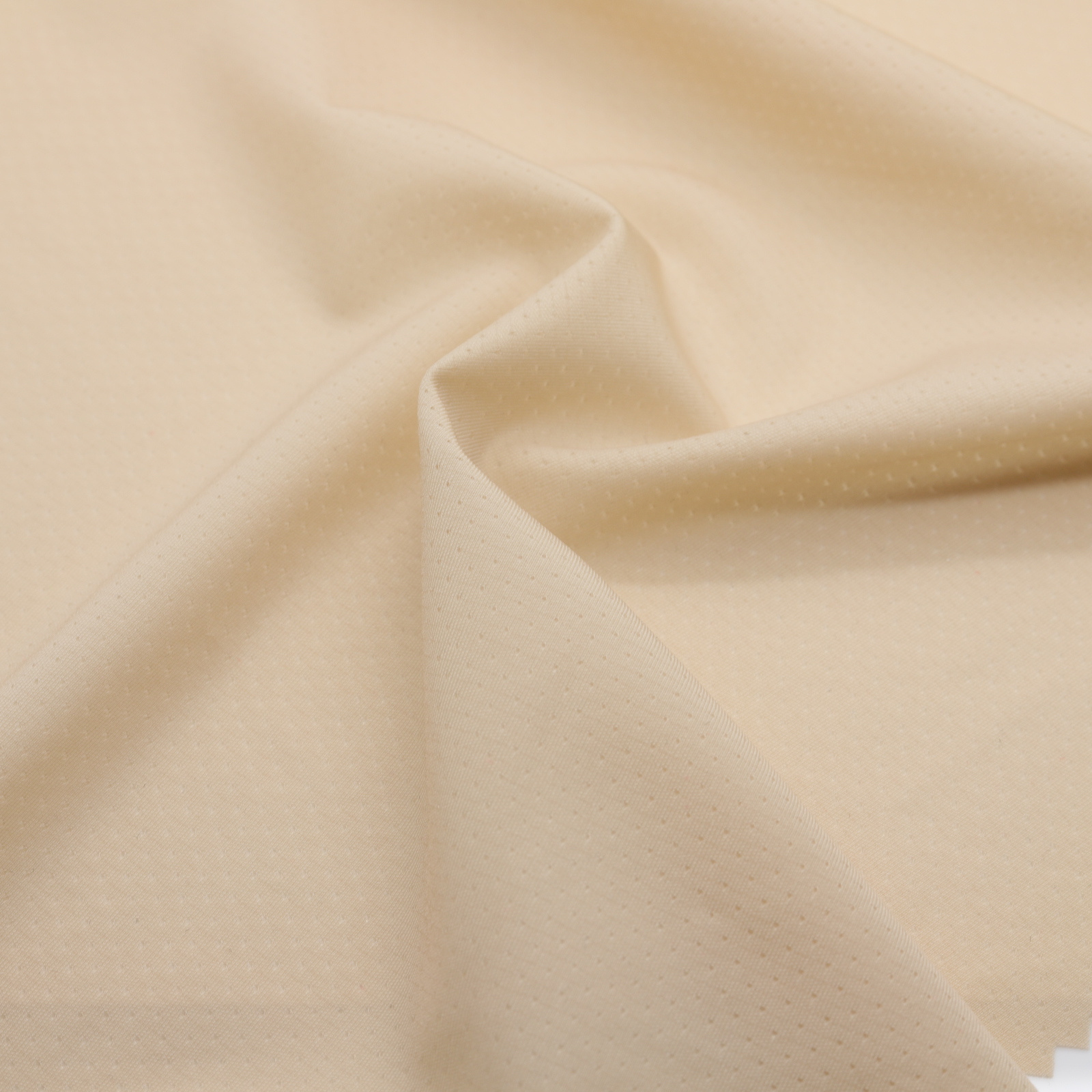 | Lightweight fishnet fabric with small holes | D'YRSAN