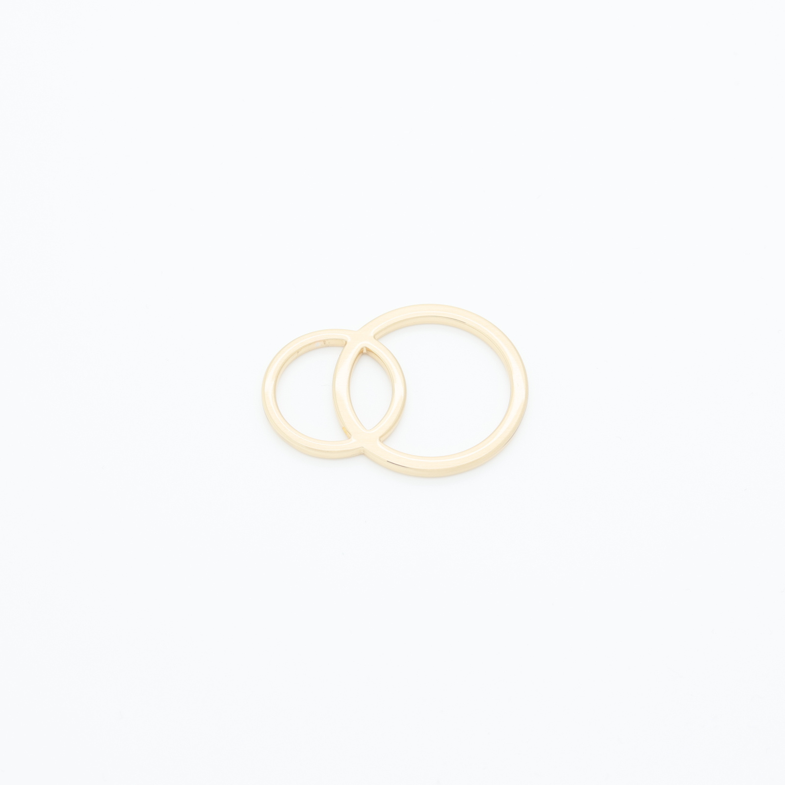 | Double buckle gold-plated metal connector | D'YRSAN