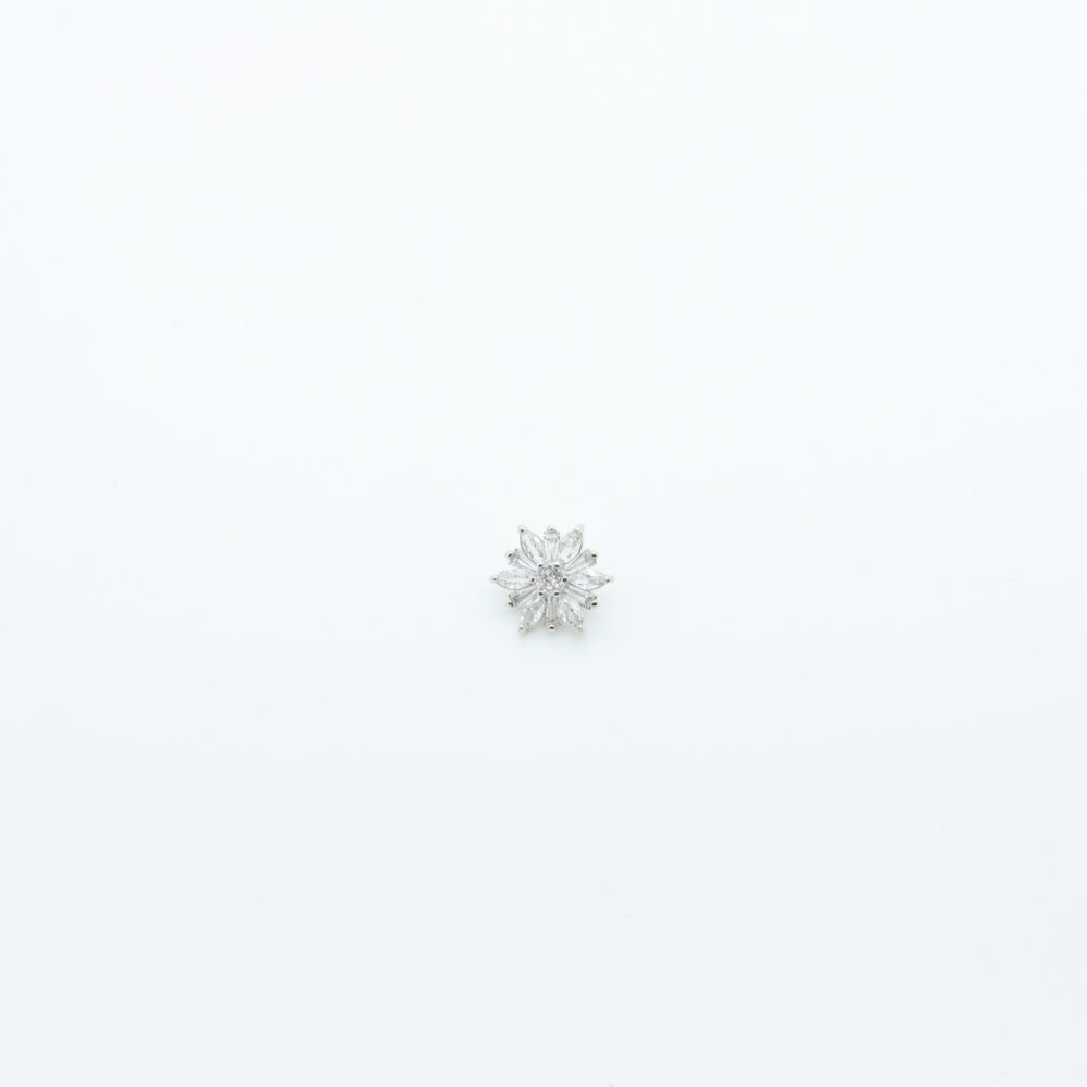 Bouton incrusté de pierres zircon argenté