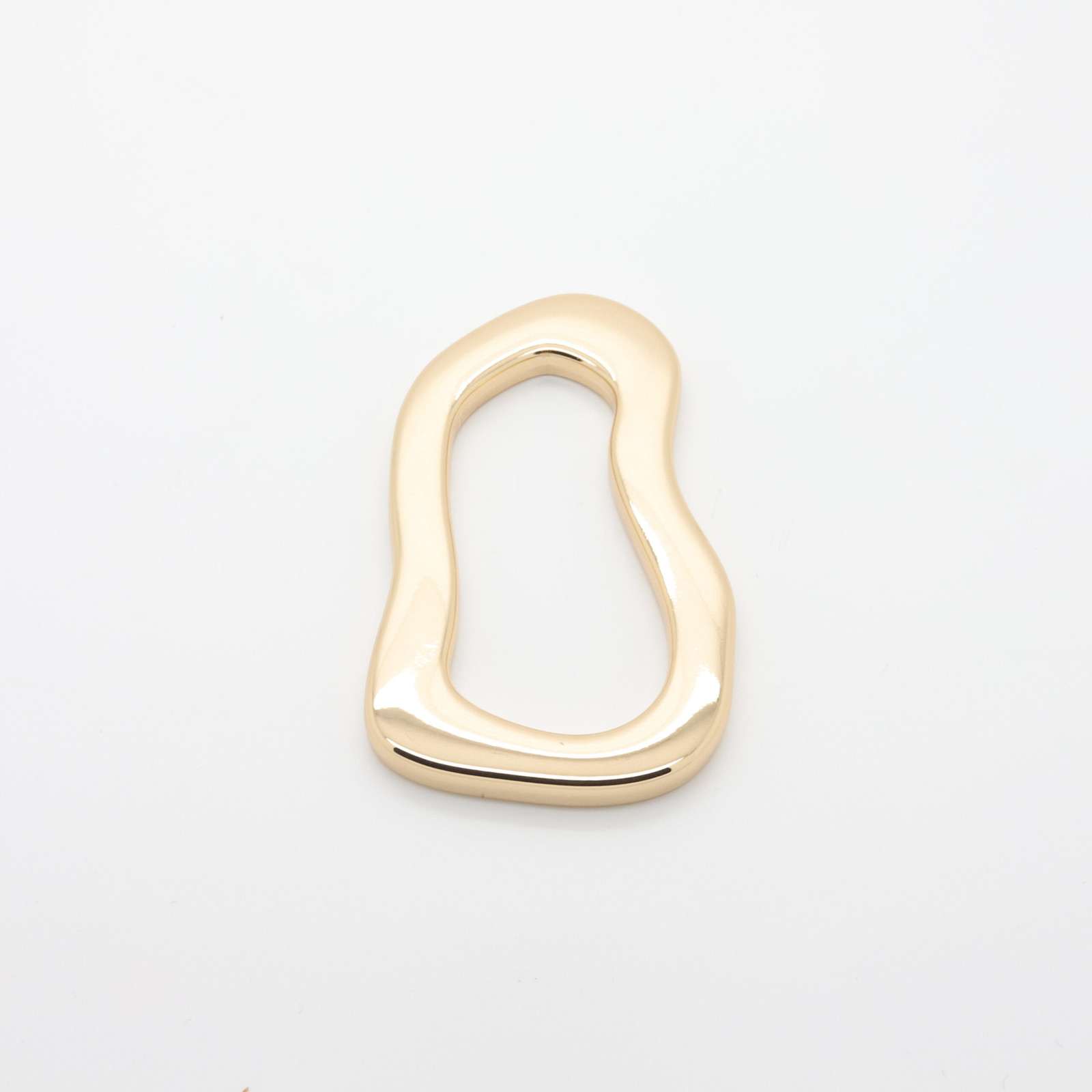 Hebilla de conector chapada en oro con diseño fluido | D'YRSAN Hebilla de conexión de metal dorado