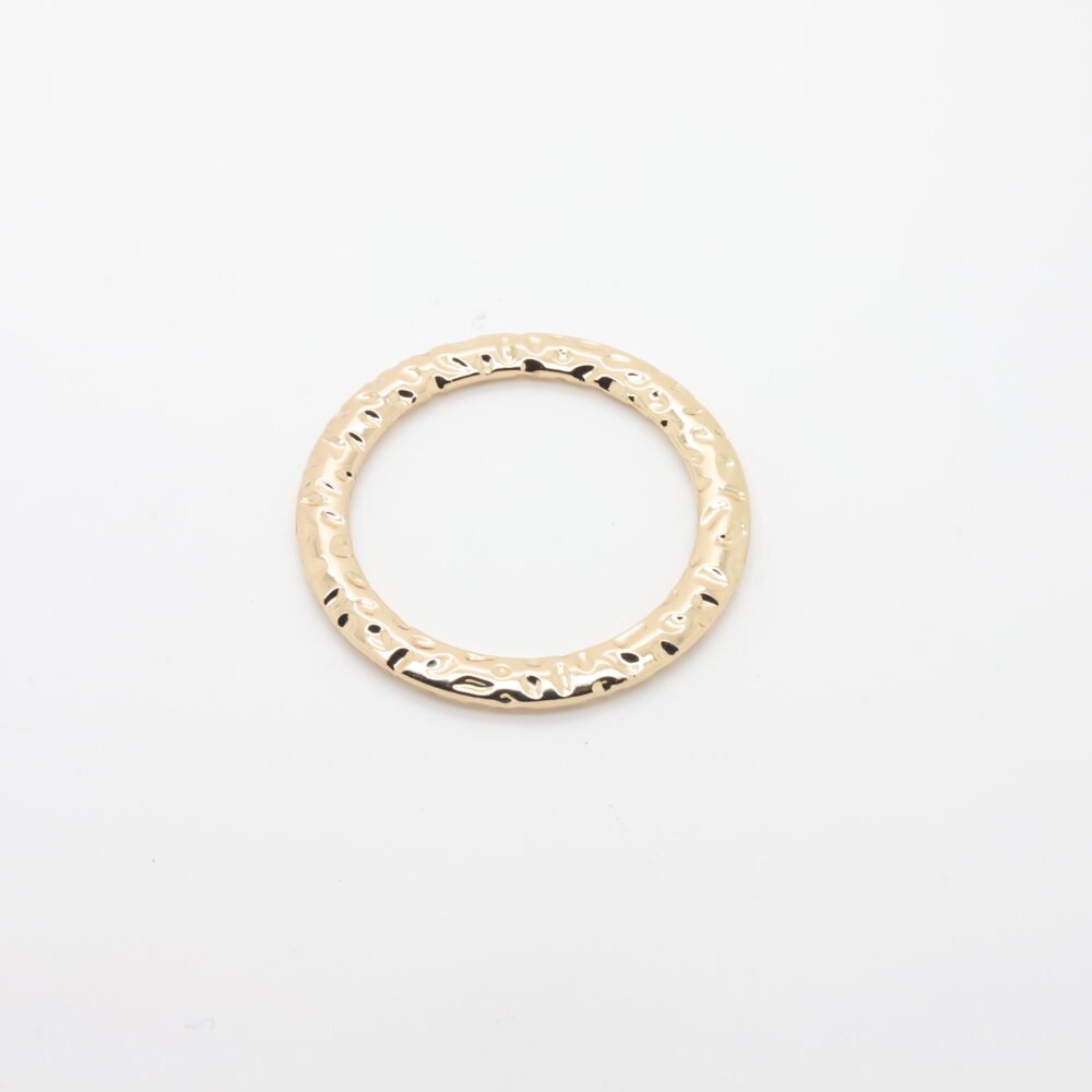 Anello di connessione placcato oro martellato