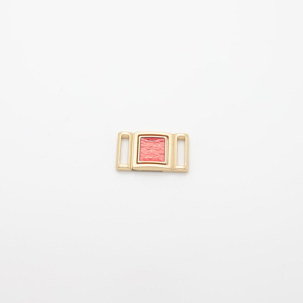 Rectangular clasp in gold-plated metal