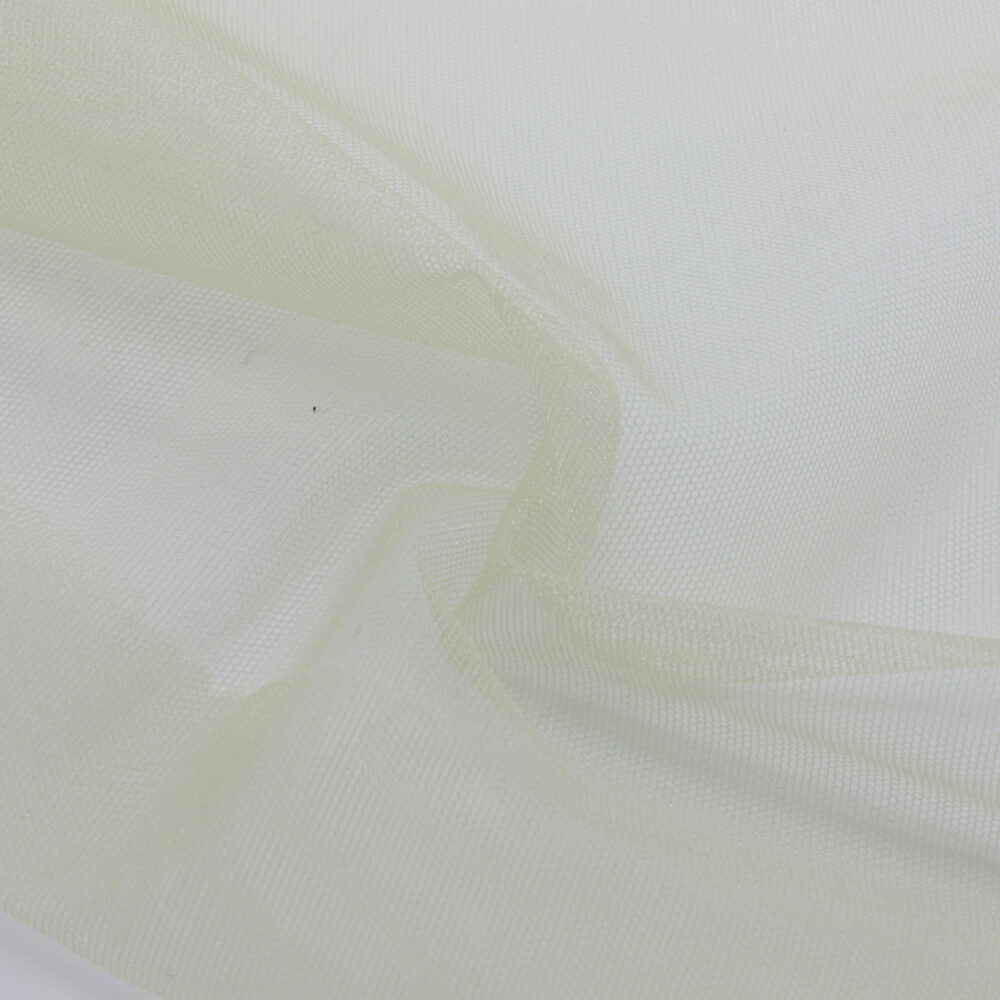 Tissu mesh vert léger et respirant (rouleau 50 m), mercerie D'YRSAN