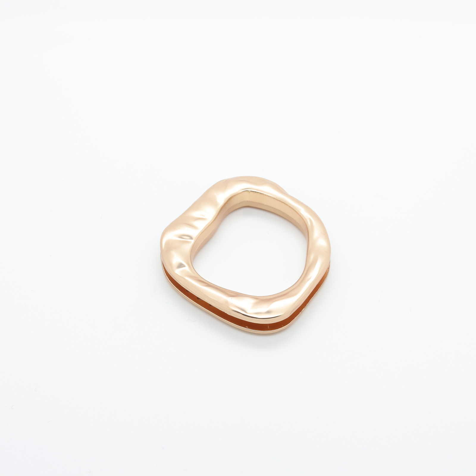 | Anello connettore organico opaco in metallo placcato oro | D'YRSAN