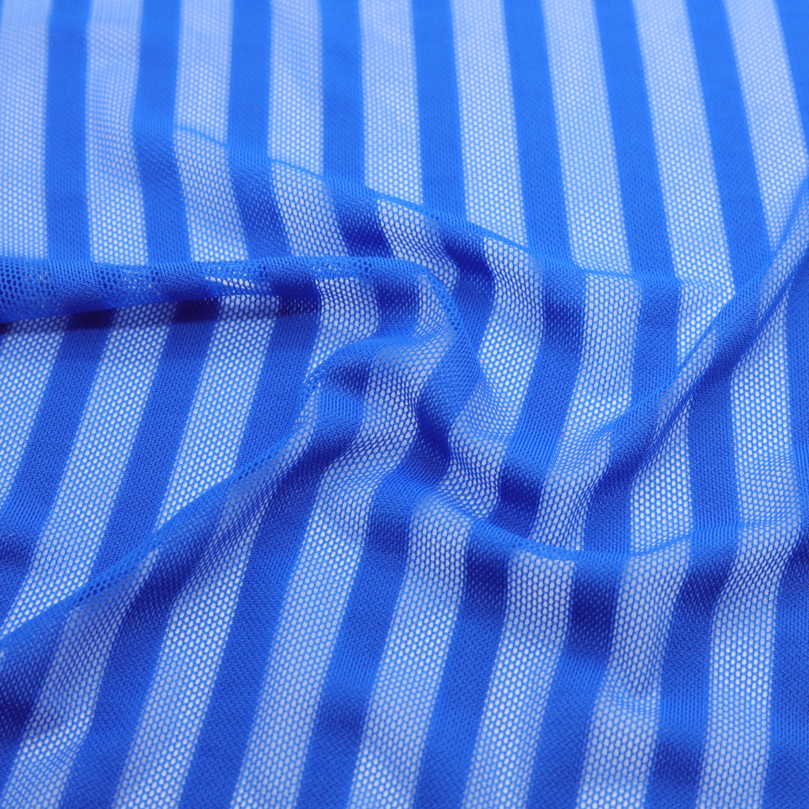 Tejido elástico de rejilla con rayas azules