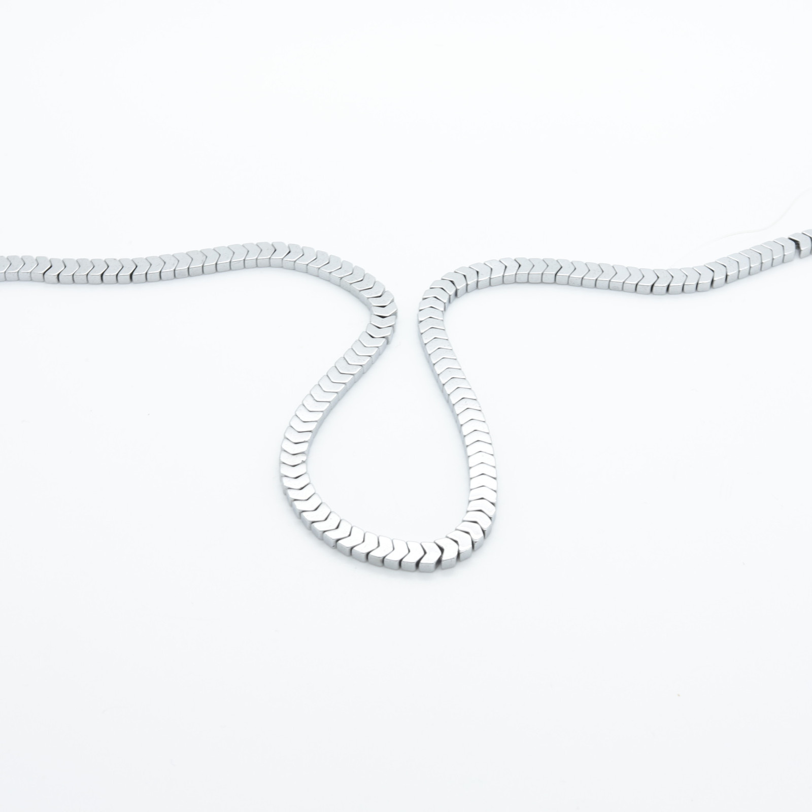 | Hematite chapeada em forma de Chevron - 5*7 mm | D'YRSAN