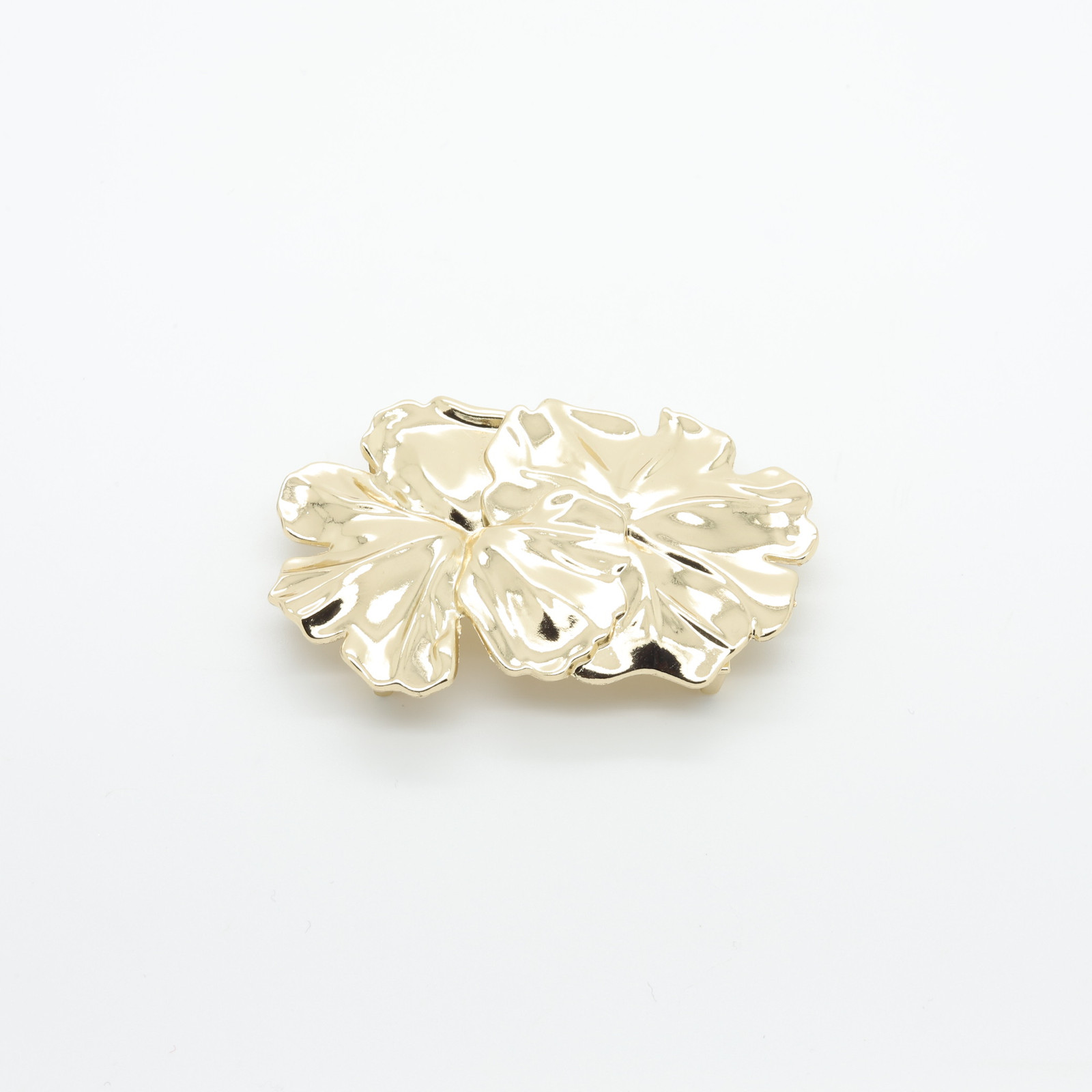 Laço dourado, flor drapeada