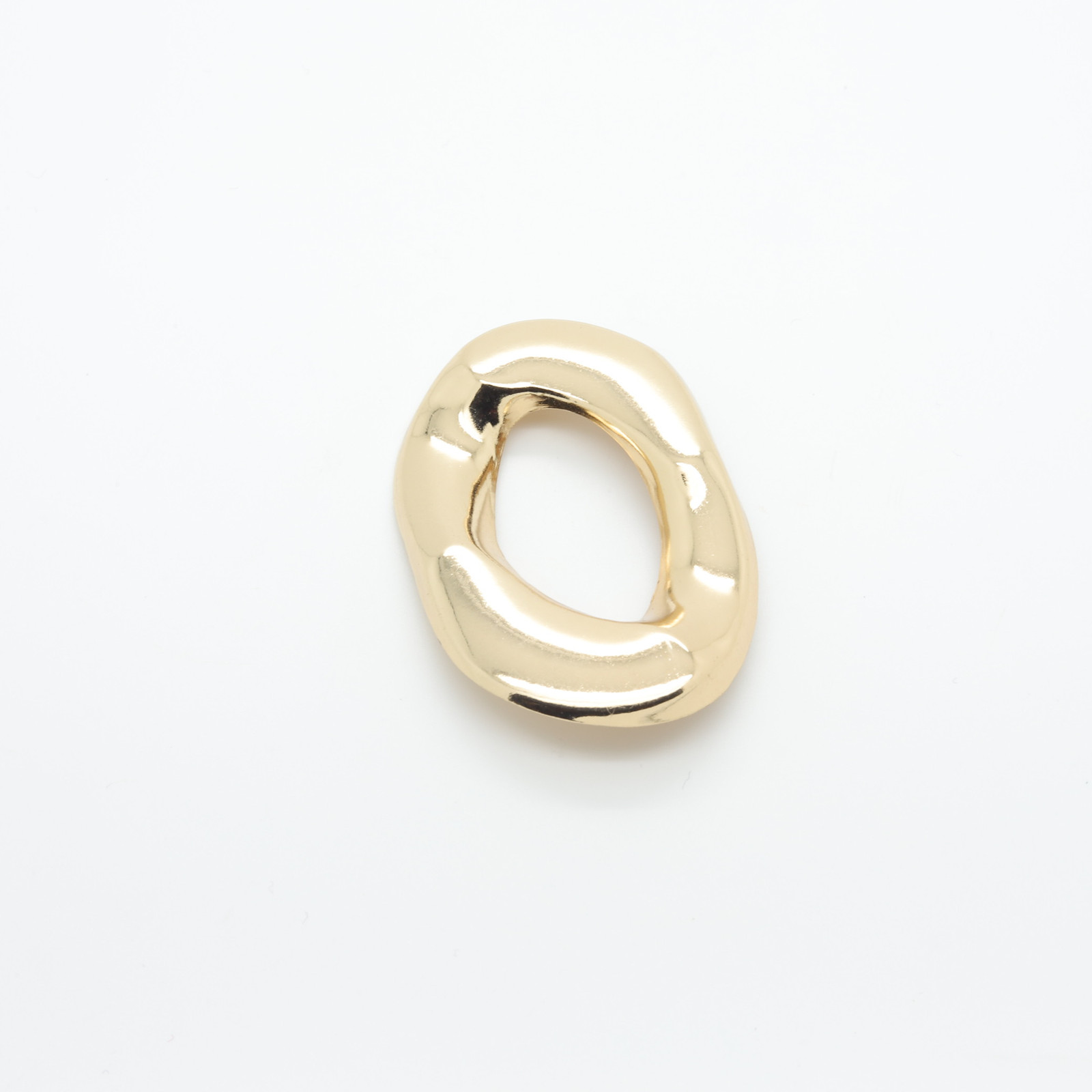 | Broche dorée anneau ovale sculpté, 4 x 3 cm | D'YRSAN
